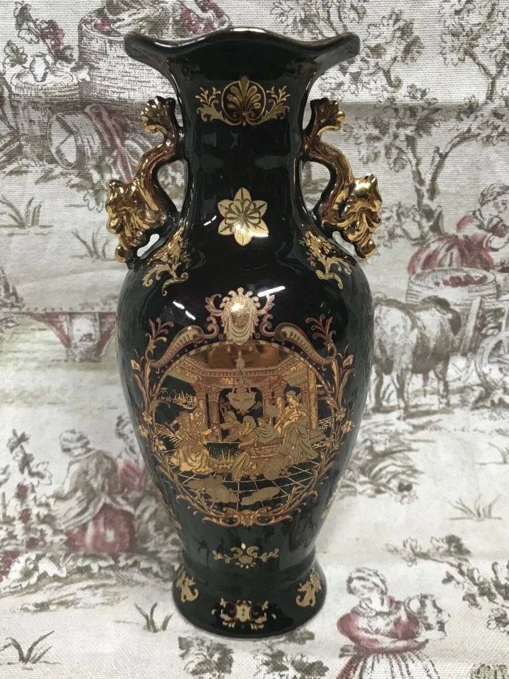 Chinese Vintage Black & Gold Art Porcelain Vase